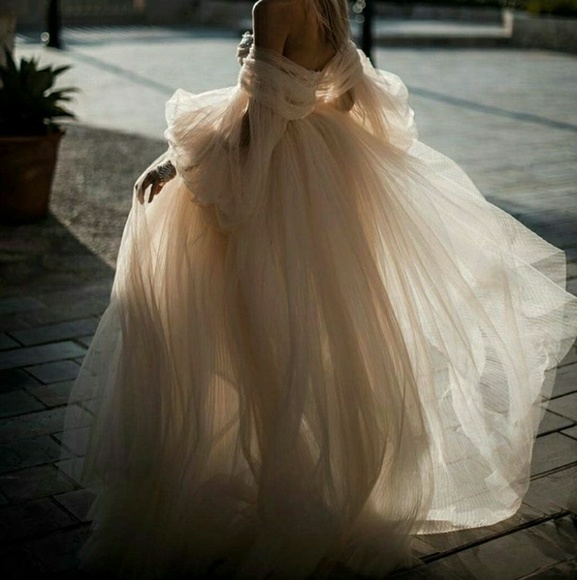 Emblished sweetheart neckline gown - Picture 2 of 7